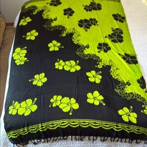 Summer Pareo Black & Lime Green Tablecloth